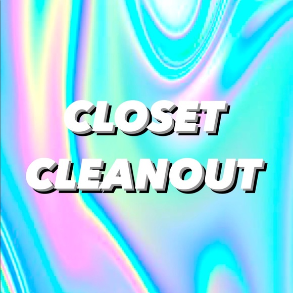 CLOSET CLEANOUT! - Picture 4 of 4
